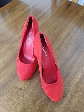 Bella Marie Red Suede Women's Pumps